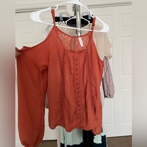 S cold shoulder blouse